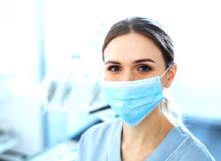 HYPNOSE MÉDICALE ET SOINS DENTAIRES