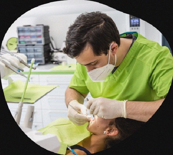 LES TRAITEMENTS ORTHODONTIQUES POUR ADULTES